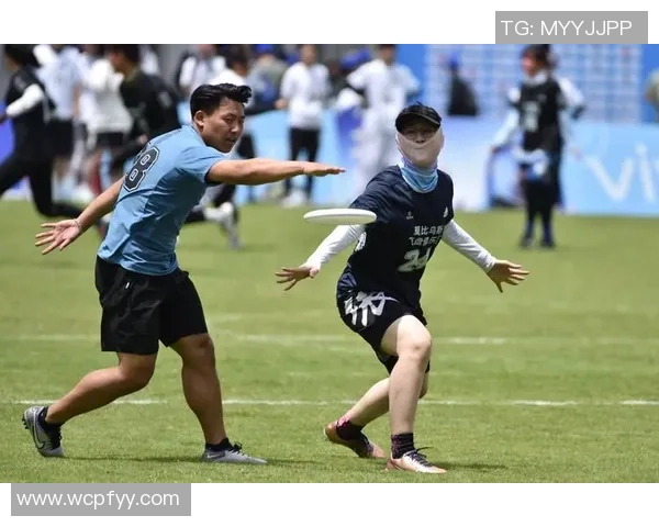 南京飞盘队在滑板精英赛中的灵活性表现引发热议与关注